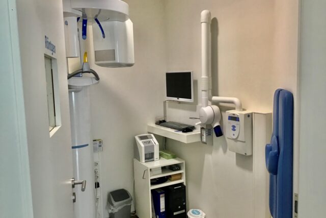 Region Hamburg: Altes Land- moderne, sehr gewinnstarke 3-6 Stuhl- Praxis/DVT mit Ausbaufläche