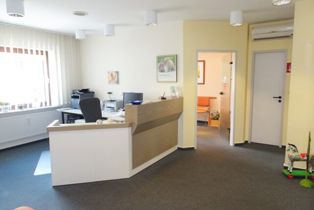 helle freundliche 3-4 Stuhl Praxis in unterversorgtem Standort an der Bergstraße:VERKAUFT