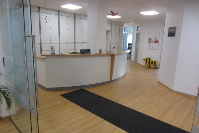 KFO östl. Düsseldorf: moderne Praxis bis zu 5 Einzelzimmern