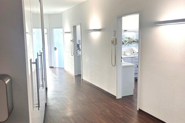 Ulm: starke, moderne, digitale Praxis mit DVT, Cerec in Bestlage