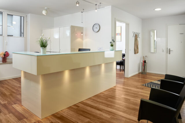 Gewinnstarke, digitale 2-3 Stuhl- Sinius – Praxis im Einzugsbereich von Freiburg