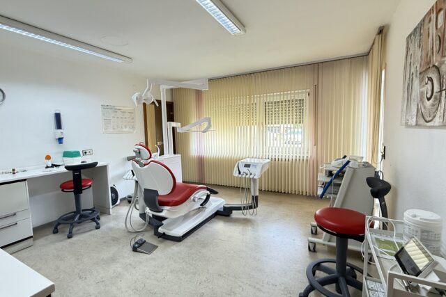 Region Rhein-Neckar: gut ausgestattete 3 Stuhl Praxis