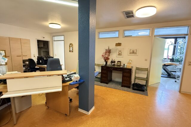 Stuttgart-nordöstlicher Stadtteil-belebte Wohnlage: 3-Stuhl Praxis