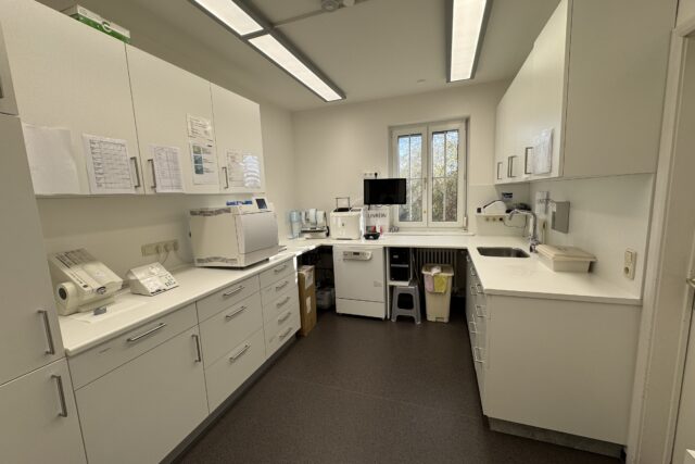 Nördlich Augsburg: gewinnstarke 5- Stuhl- Praxis mit bis zu 1.500 Scheinen optional mit Wohn- und Praxisimmobilie